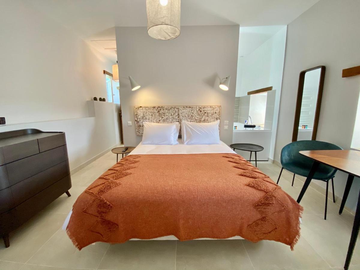 Martignargues La Maison Des Vendangeurs - Table D'Hotes Le Soir Du Jeudi Au Dimanche- Jacuzzi - Balneo Spa - Acces Piscine Pour Toutes Les Chambres Sauf Studio Coquet- Piscine De Mai A Mi-Octobre מראה חיצוני תמונה