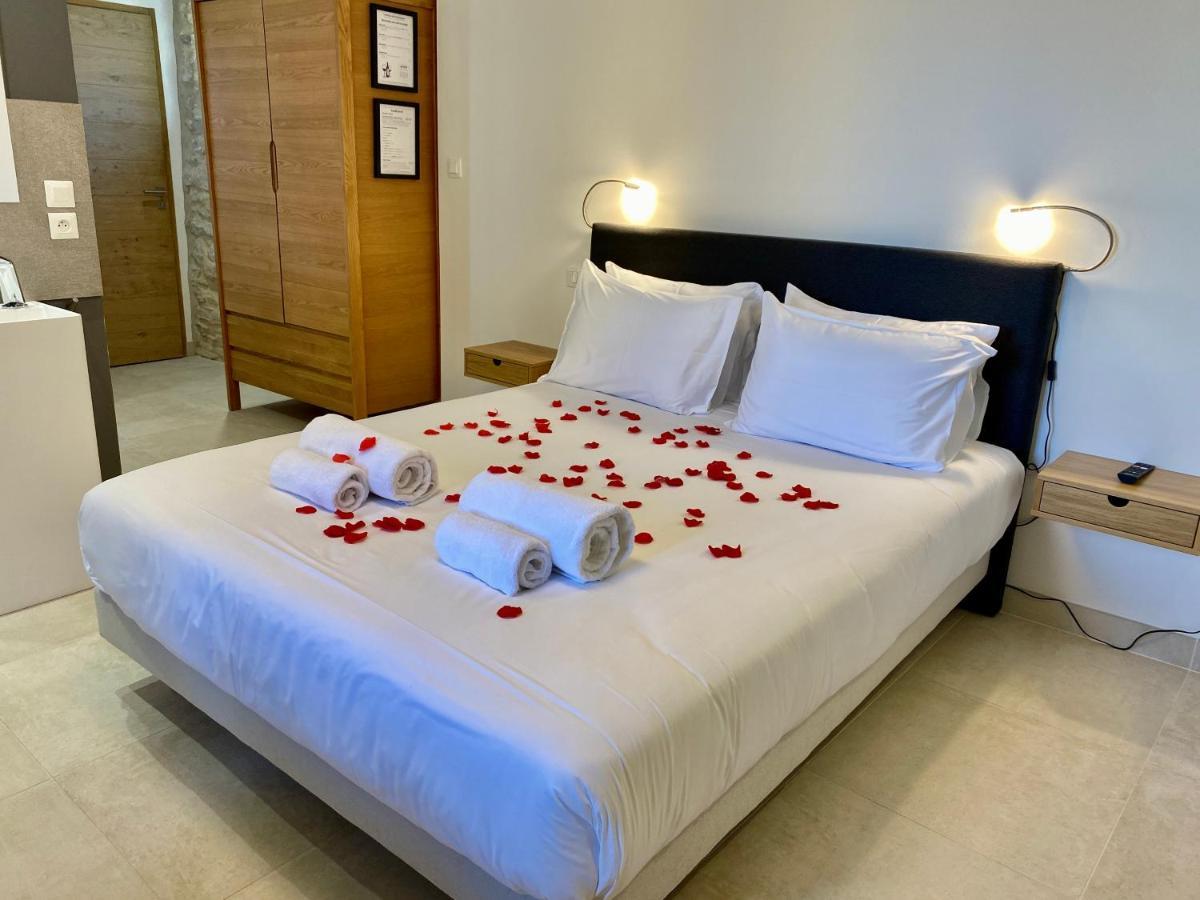 Martignargues La Maison Des Vendangeurs - Table D'Hotes Le Soir Du Jeudi Au Dimanche- Jacuzzi - Balneo Spa - Acces Piscine Pour Toutes Les Chambres Sauf Studio Coquet- Piscine De Mai A Mi-Octobre מראה חיצוני תמונה