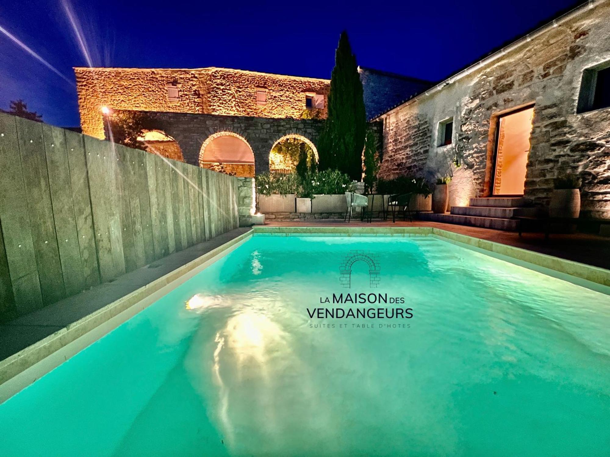 Martignargues La Maison Des Vendangeurs - Table D'Hotes Le Soir Du Jeudi Au Dimanche- Jacuzzi - Balneo Spa - Acces Piscine Pour Toutes Les Chambres Sauf Studio Coquet- Piscine De Mai A Mi-Octobre מראה חיצוני תמונה
