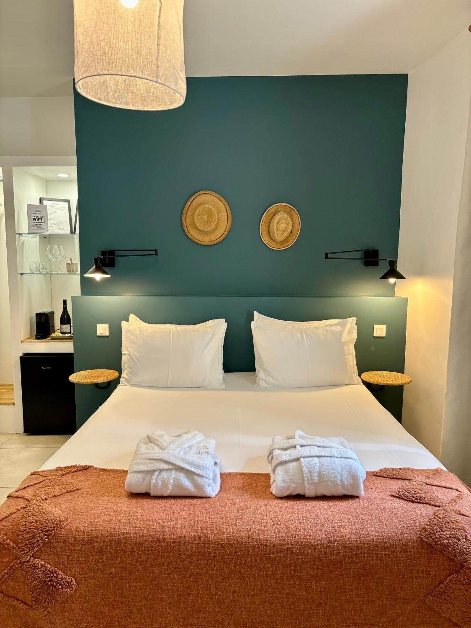 Martignargues La Maison Des Vendangeurs - Table D'Hotes Le Soir Du Jeudi Au Dimanche- Jacuzzi - Balneo Spa - Acces Piscine Pour Toutes Les Chambres Sauf Studio Coquet- Piscine De Mai A Mi-Octobre מראה חיצוני תמונה