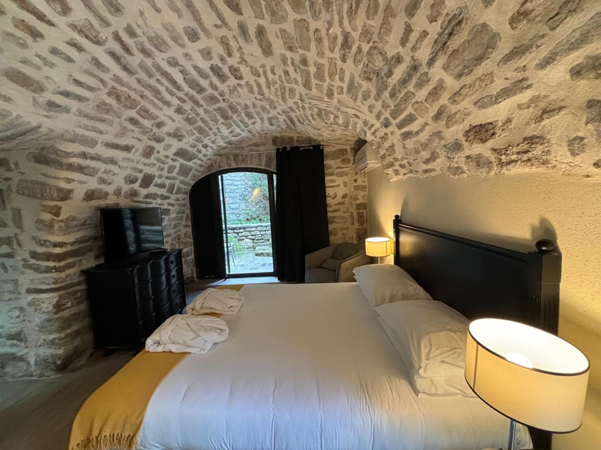 Martignargues La Maison Des Vendangeurs - Table D'Hotes Le Soir Du Jeudi Au Dimanche- Jacuzzi - Balneo Spa - Acces Piscine Pour Toutes Les Chambres Sauf Studio Coquet- Piscine De Mai A Mi-Octobre מראה חיצוני תמונה