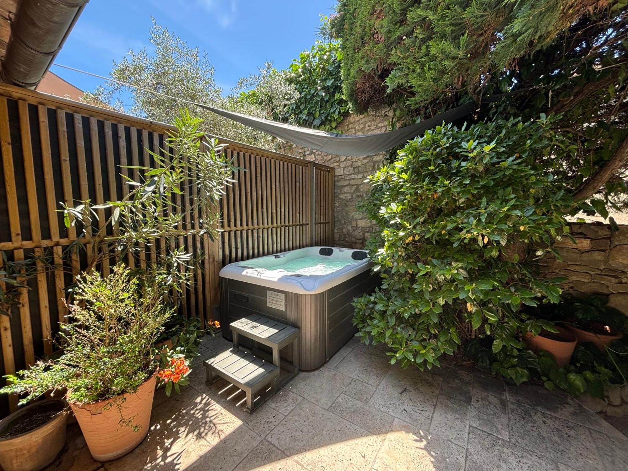 Martignargues La Maison Des Vendangeurs - Table D'Hotes Le Soir Du Jeudi Au Dimanche- Jacuzzi - Balneo Spa - Acces Piscine Pour Toutes Les Chambres Sauf Studio Coquet- Piscine De Mai A Mi-Octobre מראה חיצוני תמונה