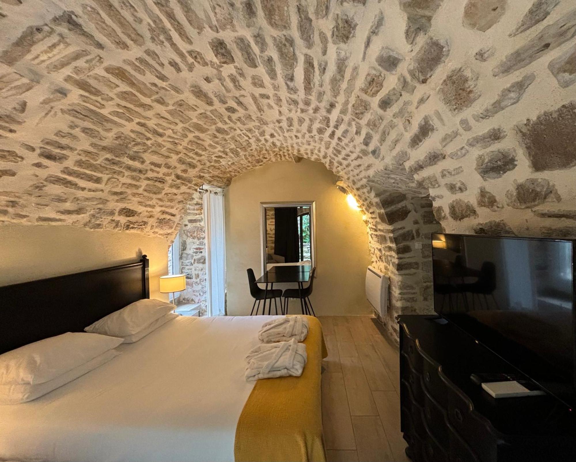 Martignargues La Maison Des Vendangeurs - Table D'Hotes Le Soir Du Jeudi Au Dimanche- Jacuzzi - Balneo Spa - Acces Piscine Pour Toutes Les Chambres Sauf Studio Coquet- Piscine De Mai A Mi-Octobre מראה חיצוני תמונה