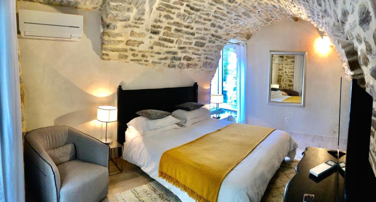 Martignargues La Maison Des Vendangeurs - Table D'Hotes Le Soir Du Jeudi Au Dimanche- Jacuzzi - Balneo Spa - Acces Piscine Pour Toutes Les Chambres Sauf Studio Coquet- Piscine De Mai A Mi-Octobre מראה חיצוני תמונה